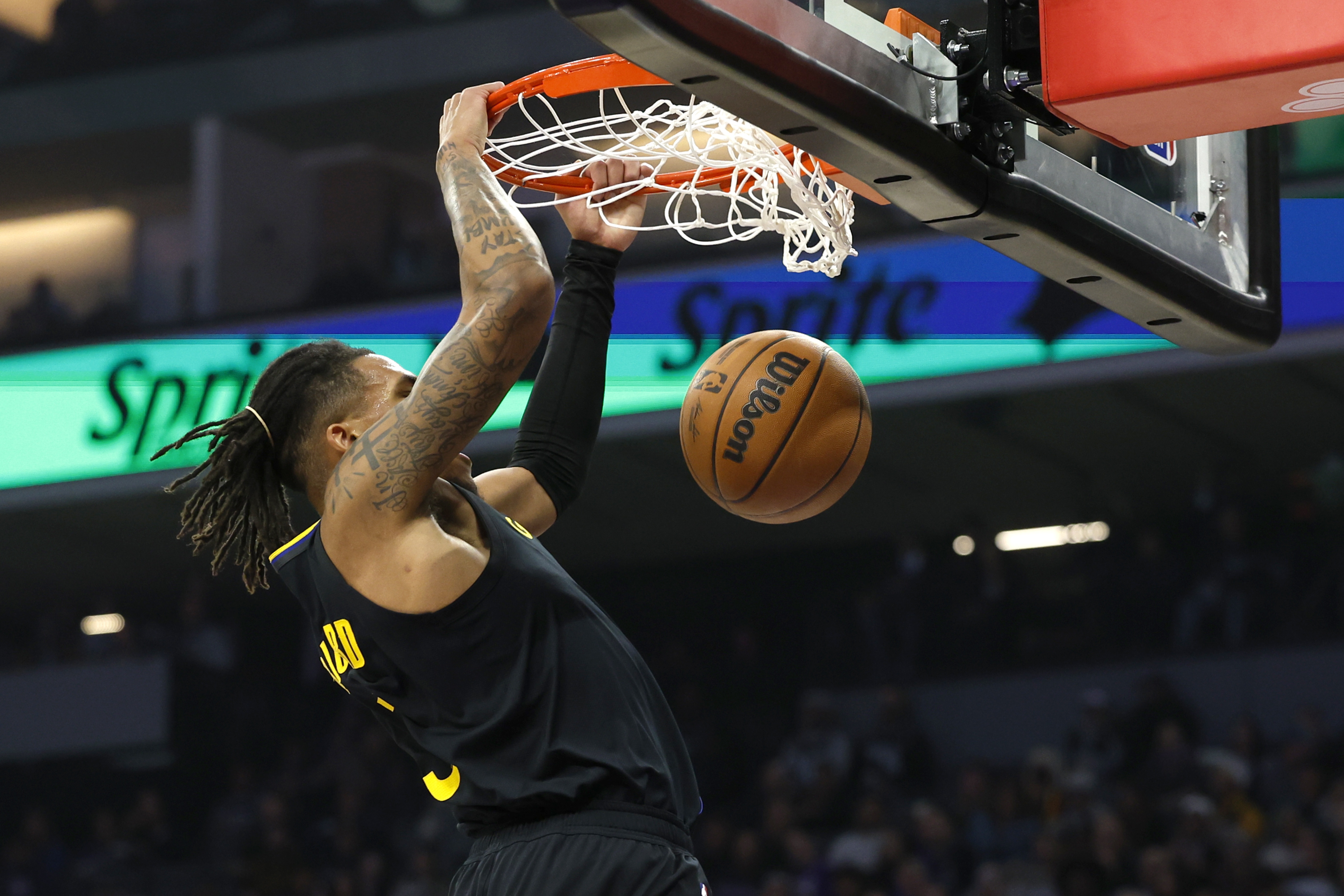 本届新秀又现30+表现！勇士56号新秀理查德拼劲十足，砍下生涯新高30分