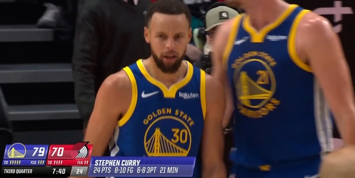 库里开启日天模式，连飙超远后仰三分不讲理狂砍9分！