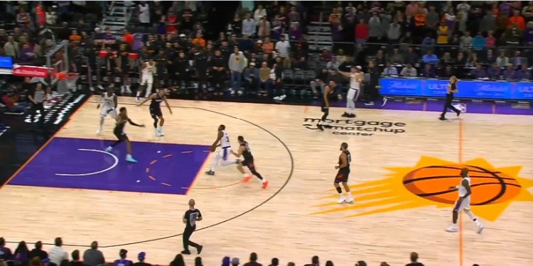 斯玛特一条龙上篮遭大盖 东契奇未等封盖便无奈摊手