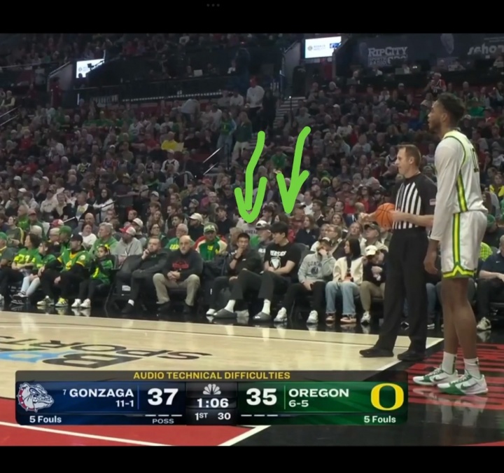 老乡相聚开拓者主场，杨瀚森场边助阵林葳