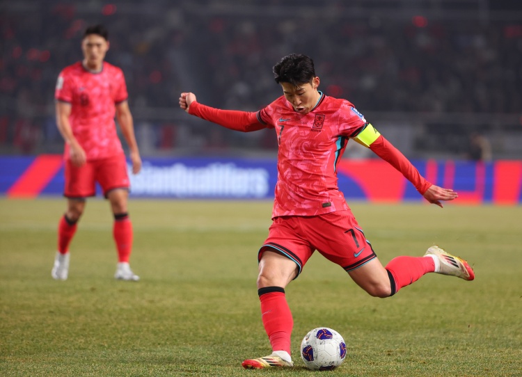 奥运男足缩减至12队！韩媒称亚足联名额减至2席，韩国恐连续错失参赛资格