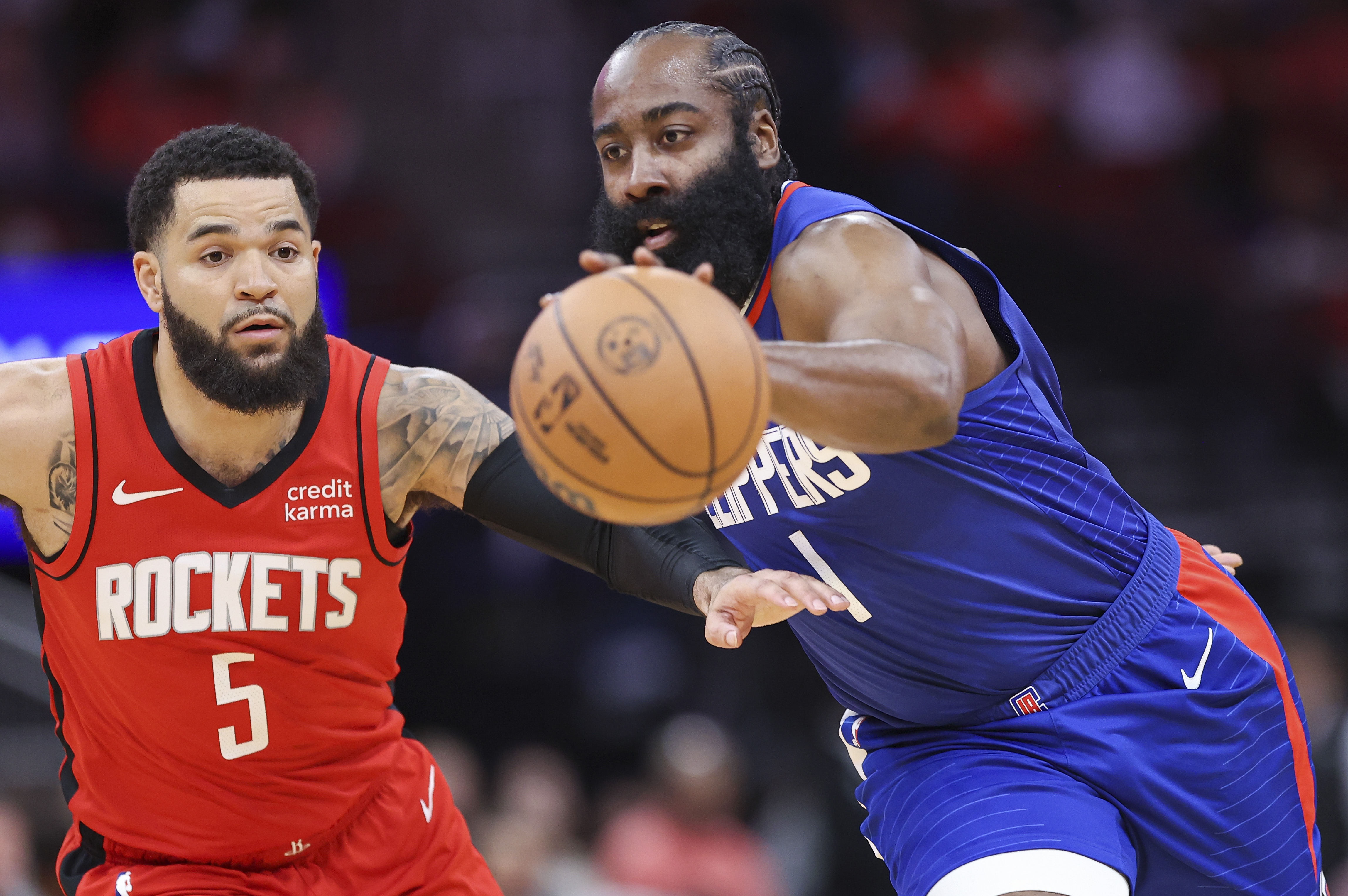 以前觉得哈登离队没啥，现在来火箭才体会到这对球迷伤害有多大