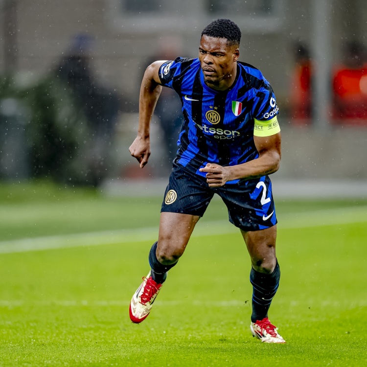 邓弗里斯左脚踝稳定性手术成功，预计休战2-3个月