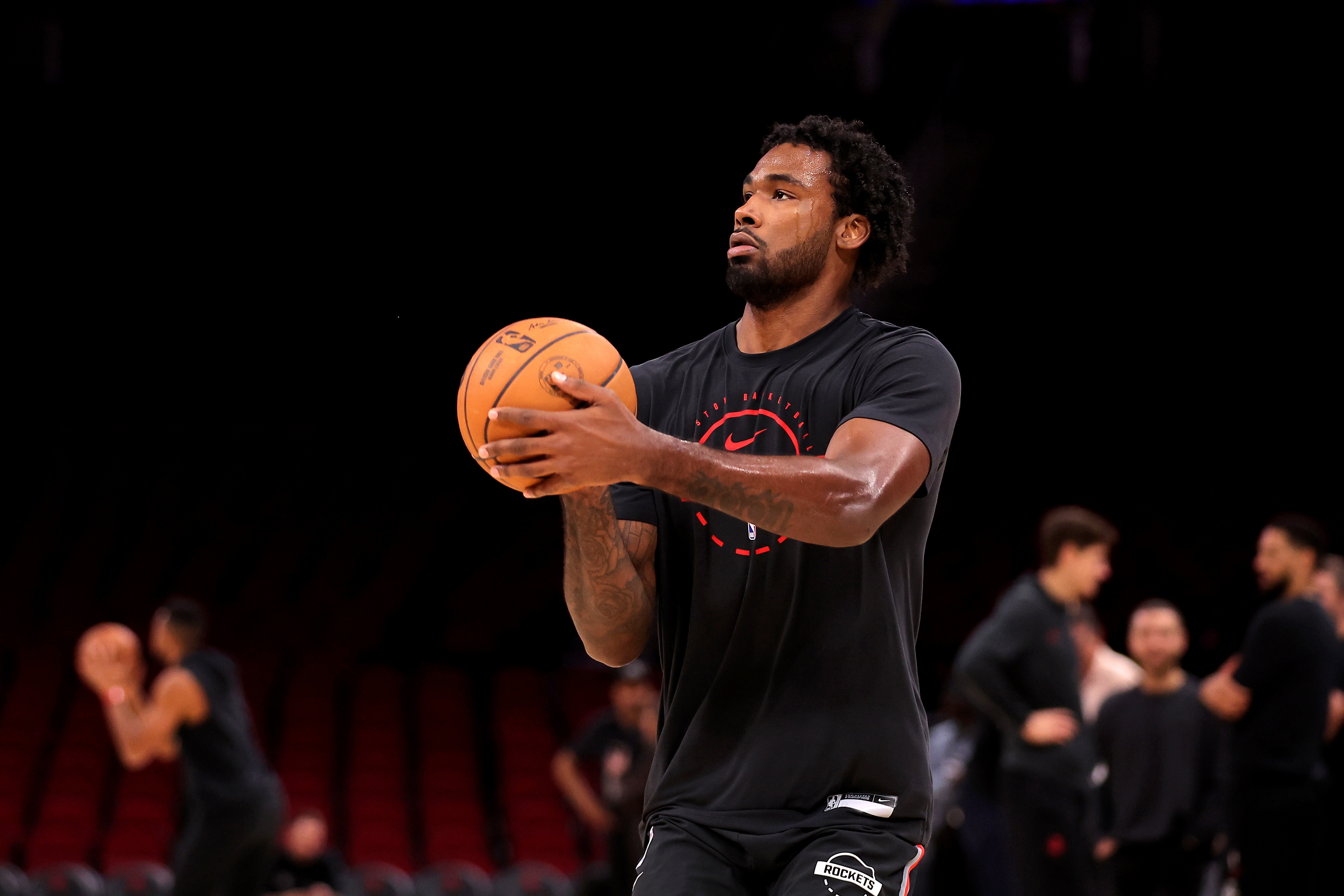 火箭背靠背客场挑战国王 伊森缺席14场后复出