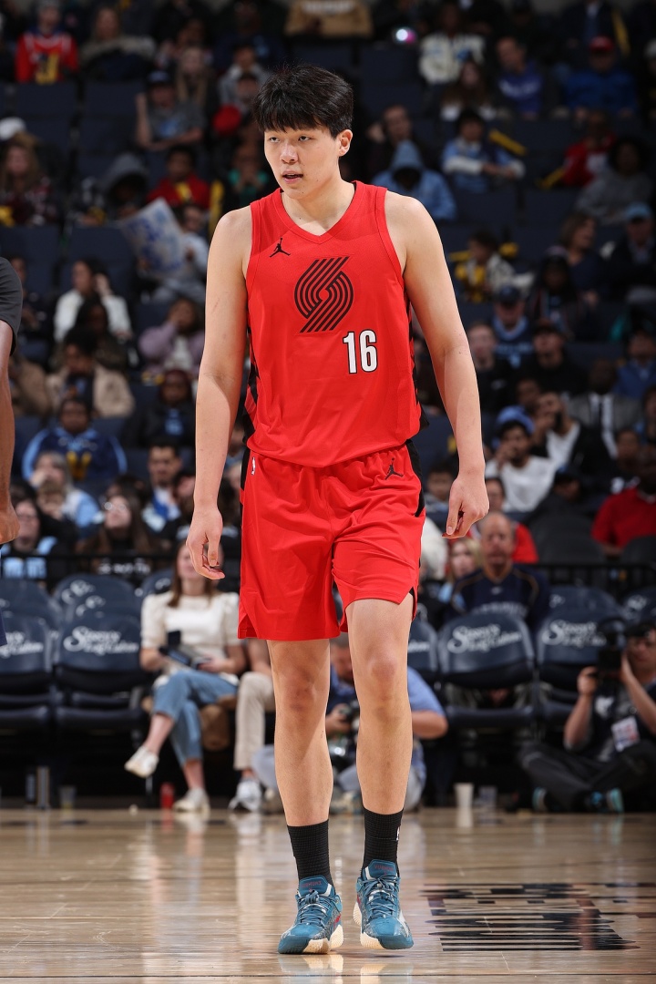 三大中锋强势复出！开拓者对阵勇士，杨瀚森、克林根、罗威齐迎复出！