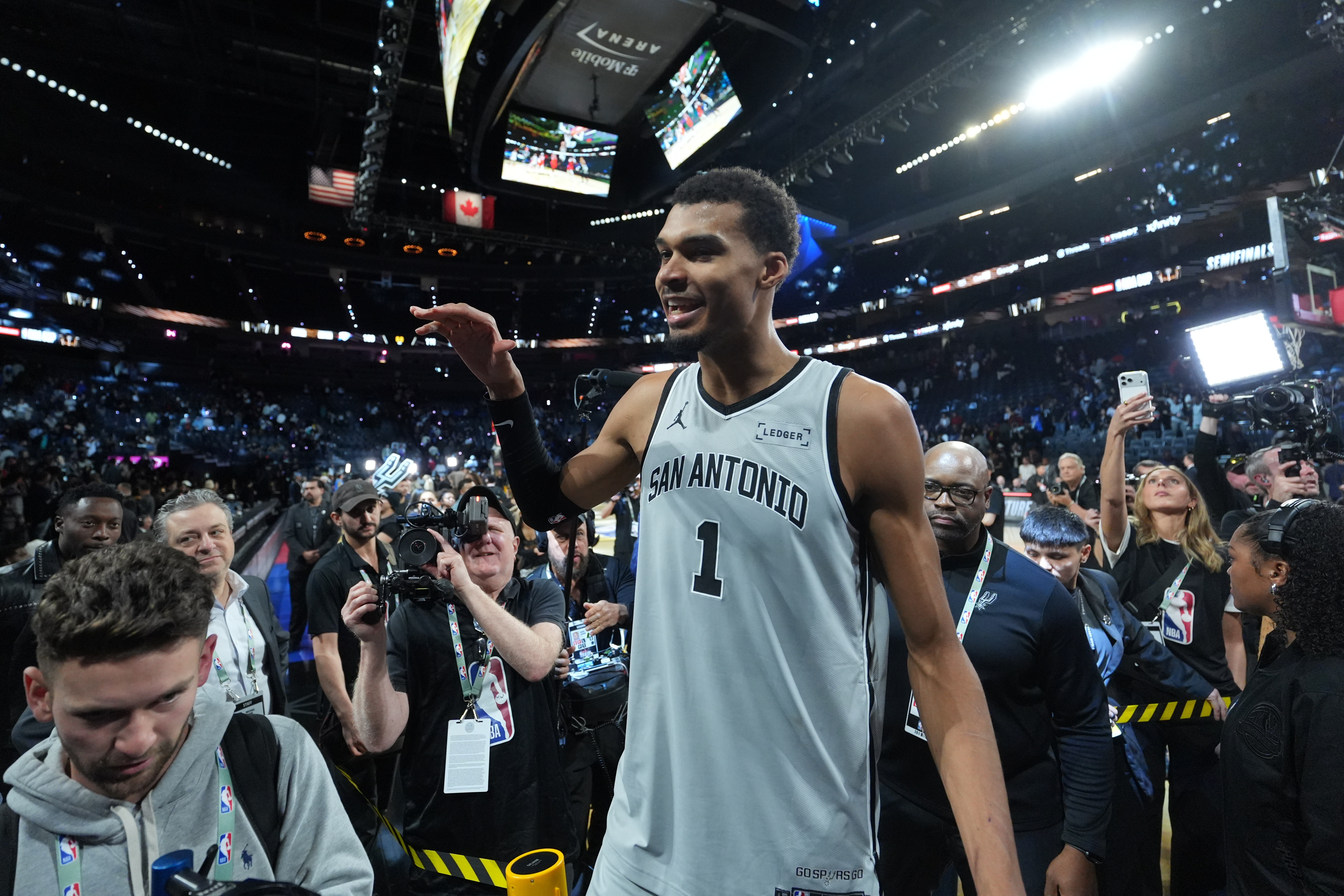 🚨马刺击败雷霆晋级NBA杯决赛！西部跃居第四 湖人跌至第五